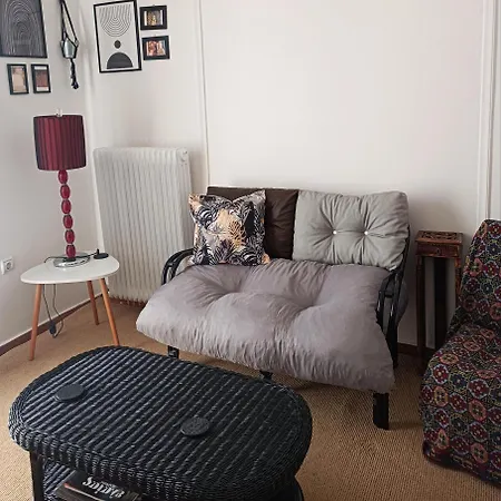 Όμορφο Και Άνετο Διαμέρισμα Στην Μεγαλόπολη *