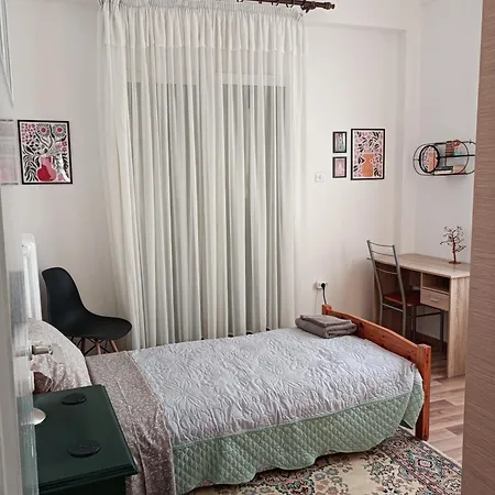 Апартаменты Όμορφο και άνετο διαμέρισμα στην Μεγαλόπολη *